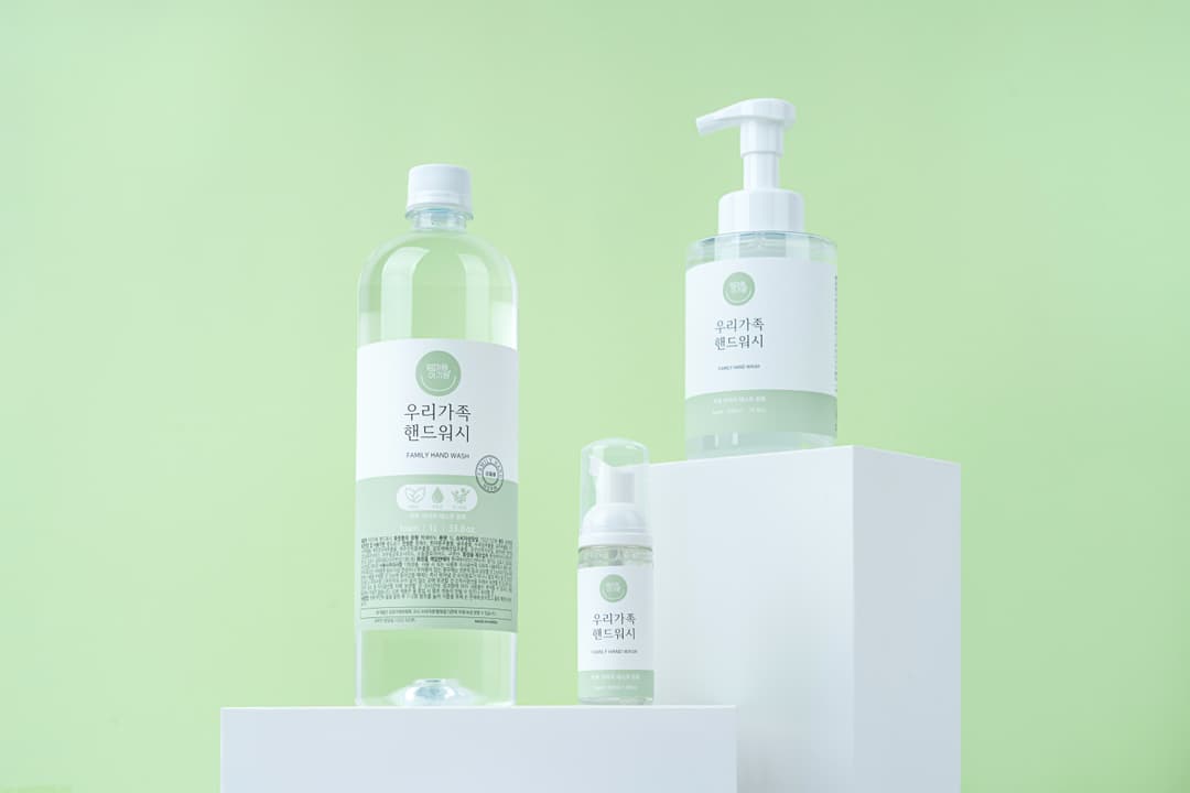 https://mom-mom.cdn-nhncommerce.com/Mall-No-Chsg/20250811/125400.276014079/6. 핸드워시단체컷.jpg